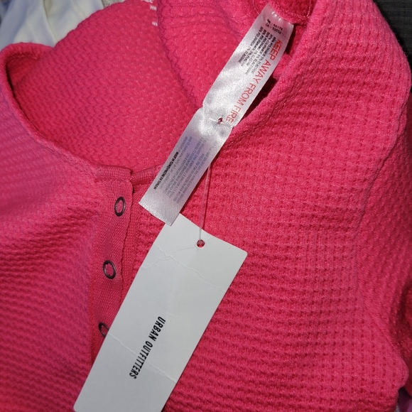 Out From Under Seamless Thermal Cropped Top - Picture 6 of 6